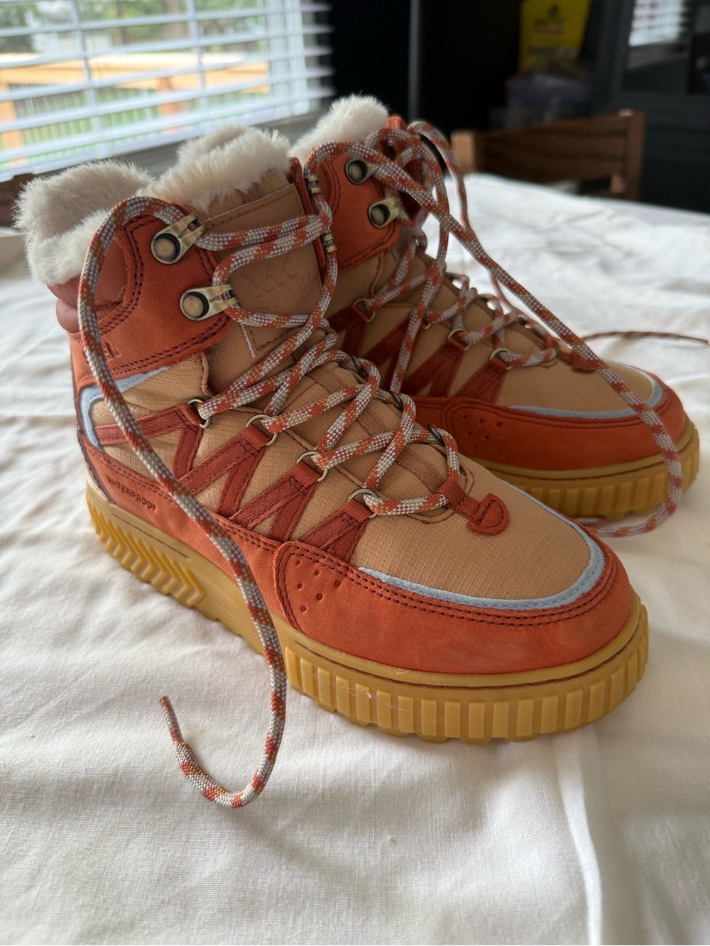 Sorel Women's Orange and Tan Faux-Fur Lined Winter Boots